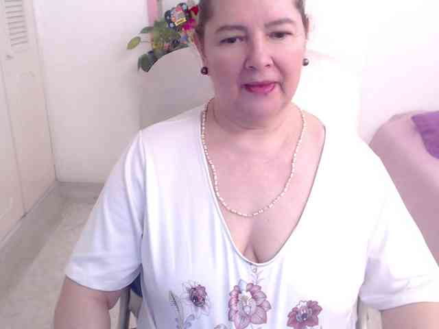 leonela-68 webcam