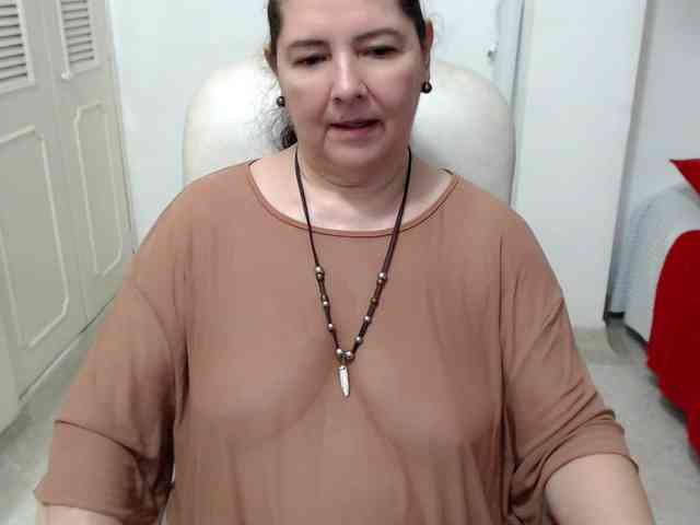 leonela-68 webcam