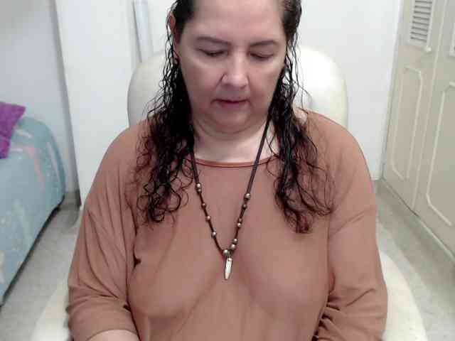 leonela-68 webcam