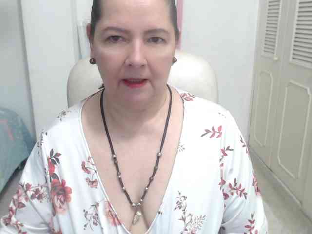 leonela-68 webcam