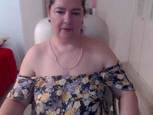 leonela-68