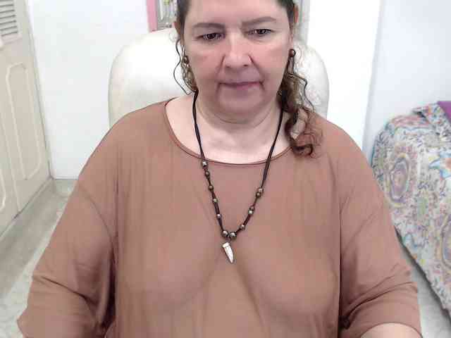 leonela-68
