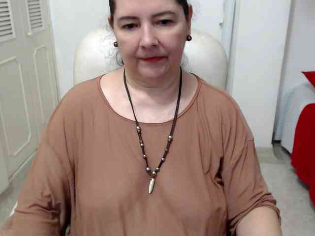 leonela-68