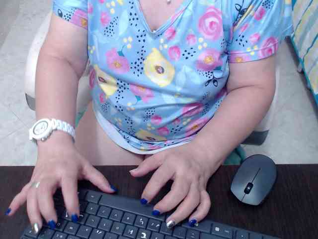 leonela-68 webcam