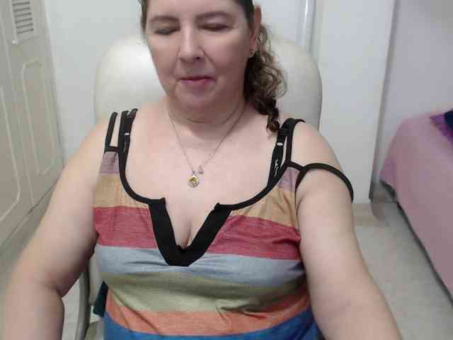 leonela-68 webcam