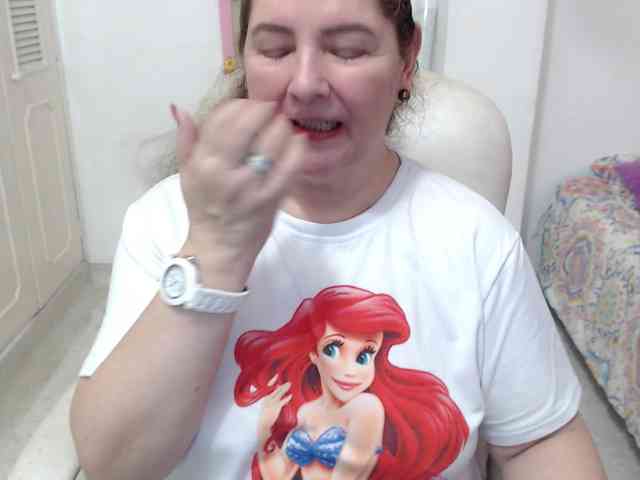 leonela-68 webcam