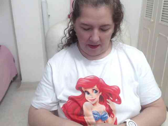 leonela-68 webcam