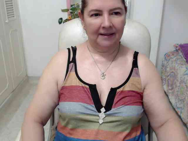 leonela-68 webcam