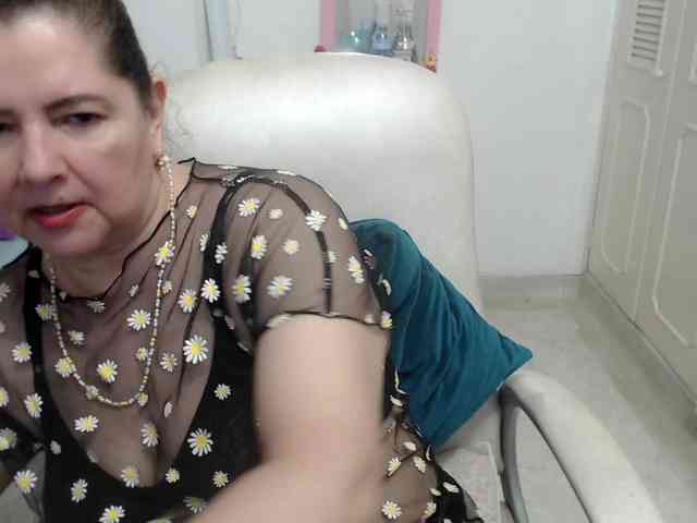 leonela-68 webcam
