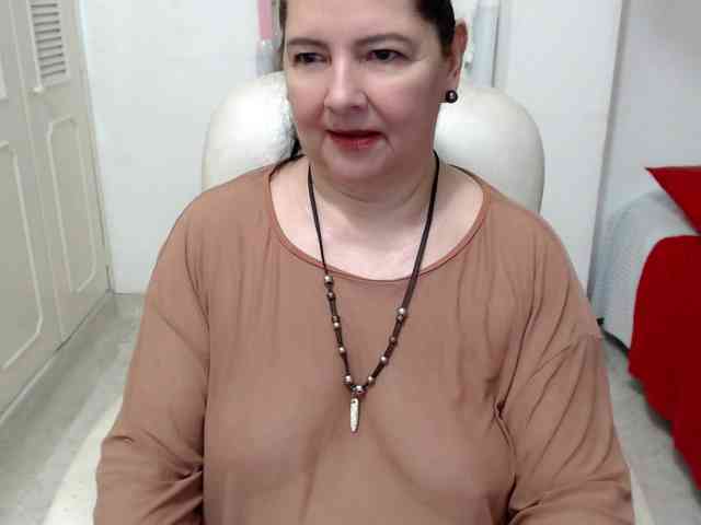 leonela-68