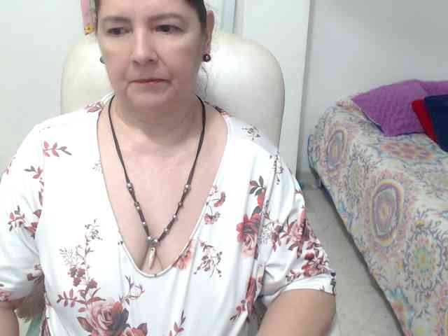leonela-68 webcam