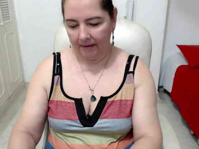 leonela-68 webcam