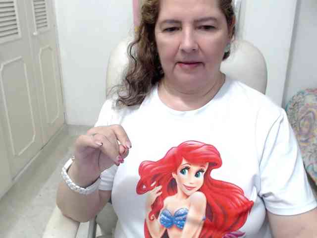 leonela-68 webcam