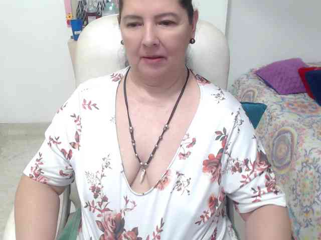 leonela-68