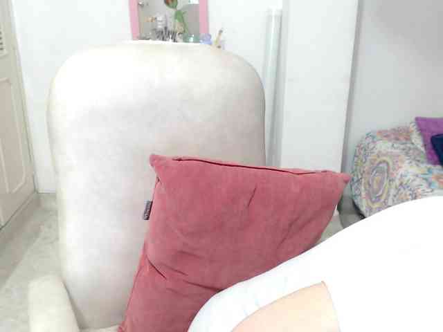 leonela-68 webcam