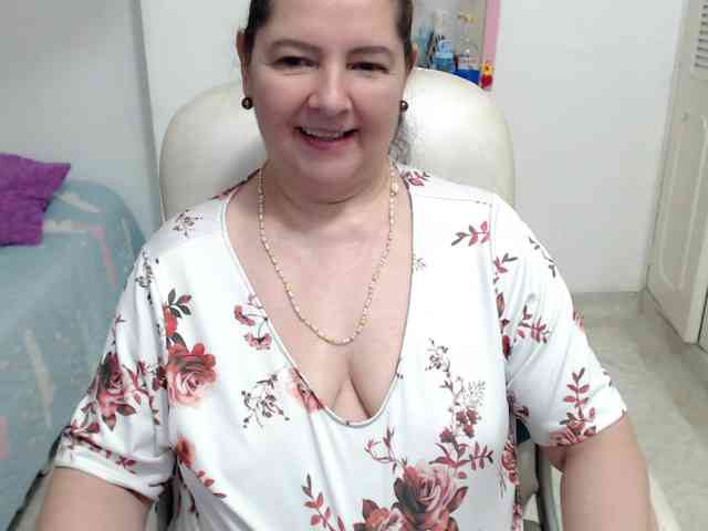 leonela-68 webcam
