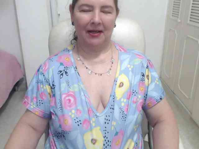 leonela-68 webcam