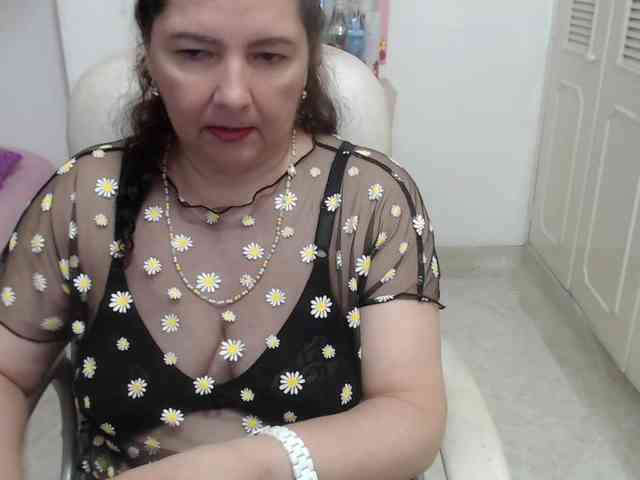 leonela-68 webcam
