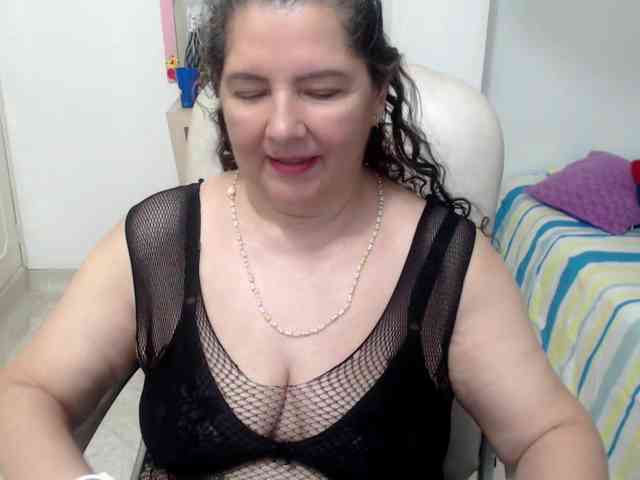 leonela-68 webcam