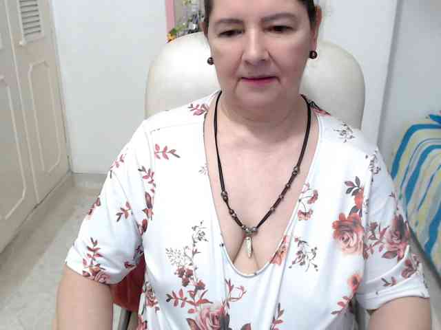leonela-68