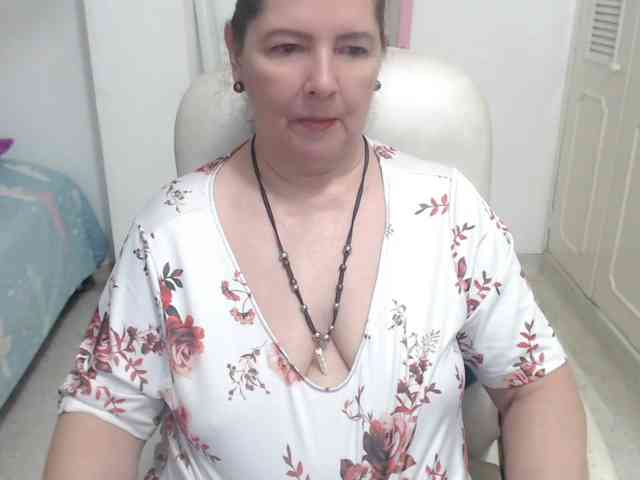 leonela-68 webcam