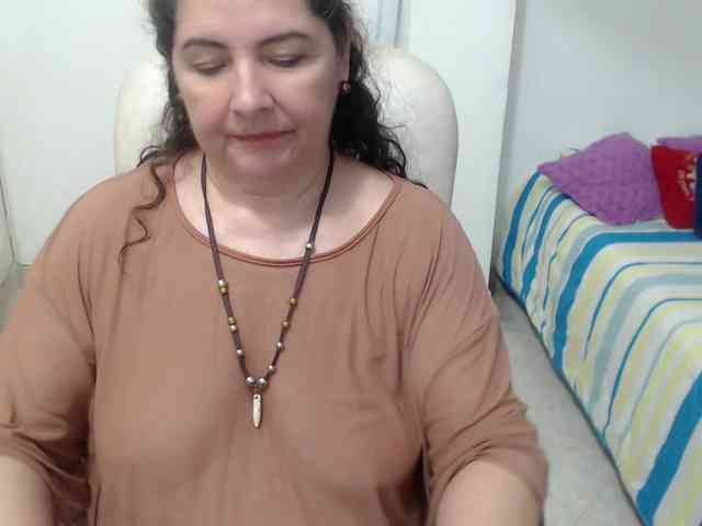 leonela-68 webcam