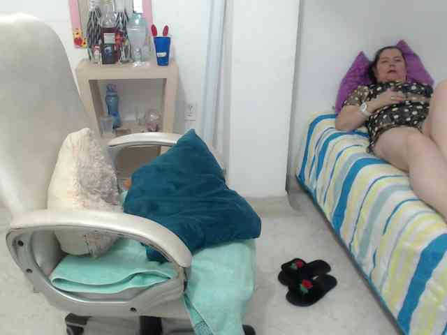 leonela-68 webcam