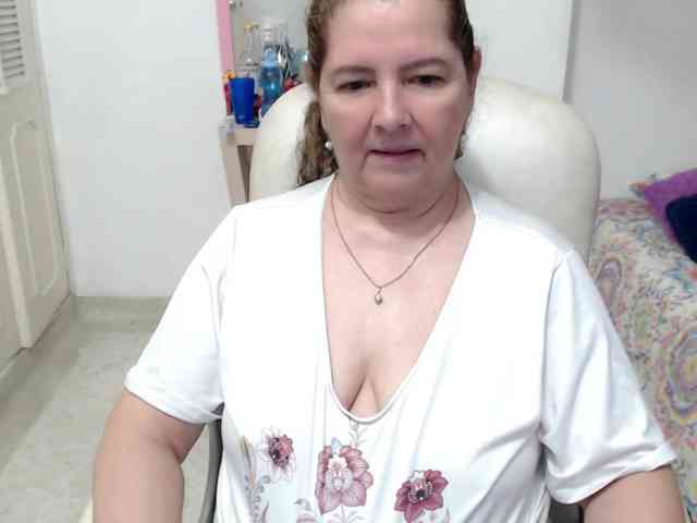 leonela-68