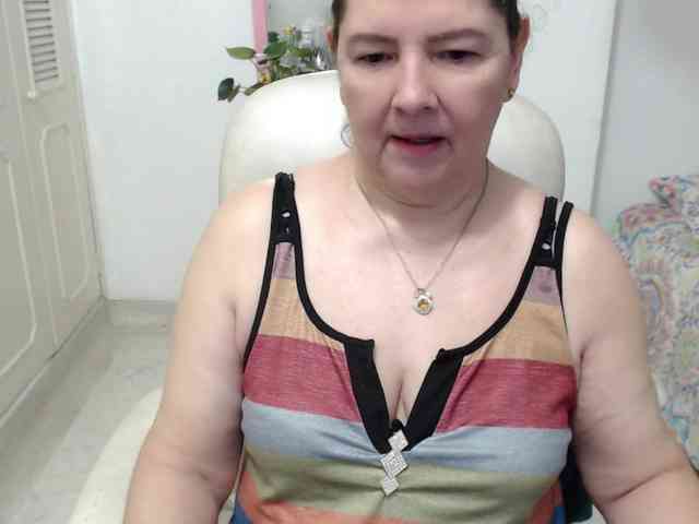 leonela-68 webcam