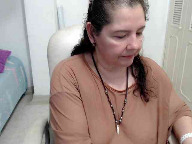 leonela-68 webcam