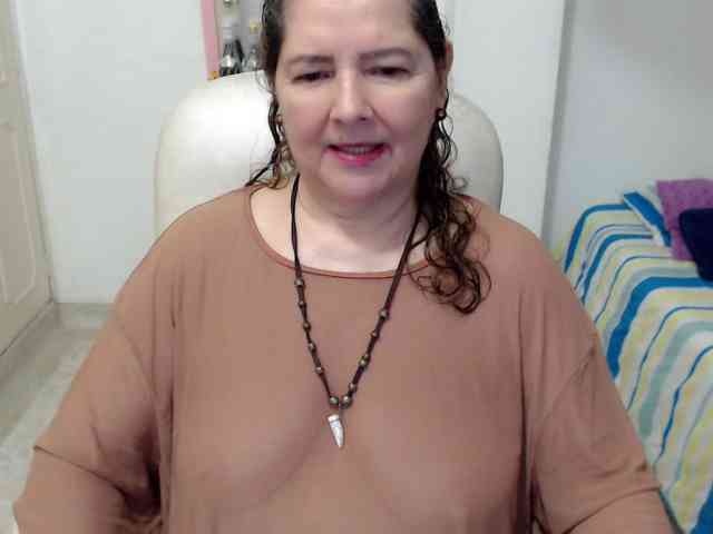 leonela-68