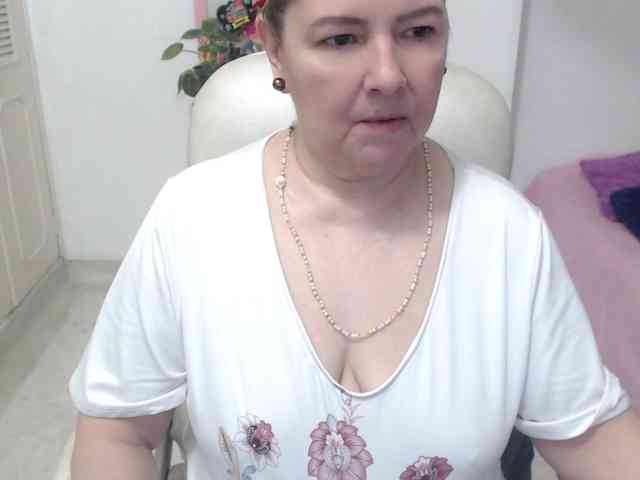 leonela-68 webcam