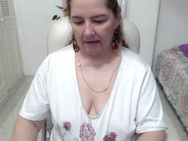 leonela-68 webcam