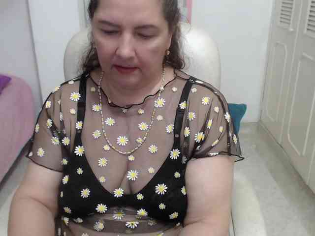 leonela-68 webcam