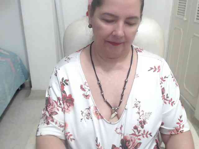 leonela-68 webcam