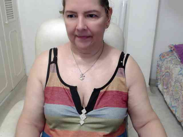 leonela-68 webcam