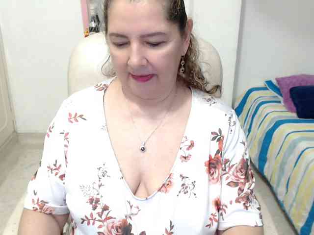 strip chat room Leonela-68