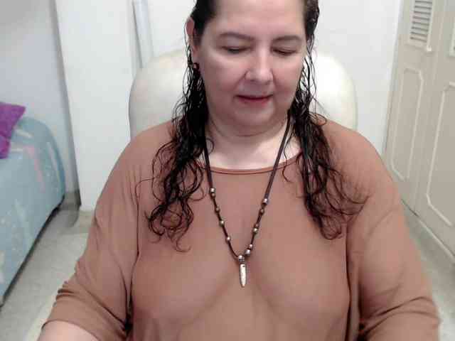leonela-68 webcam