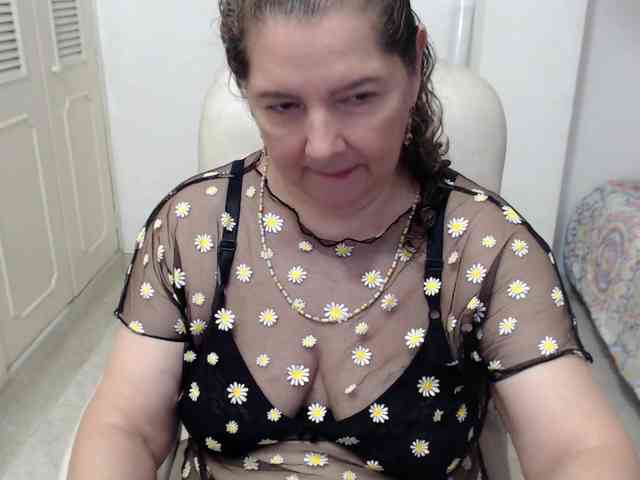 leonela-68 webcam
