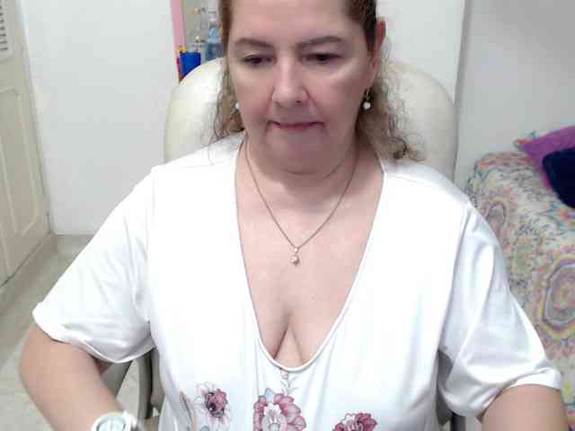 leonela-68 webcam