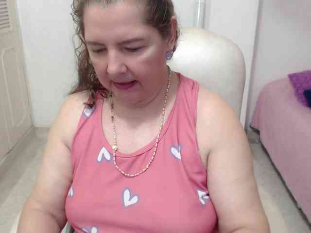 leonela-68 webcam