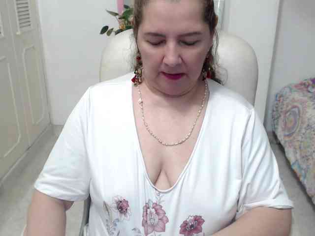 leonela-68 webcam