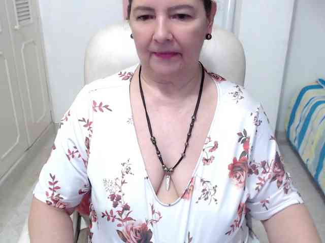 leonela-68 webcam