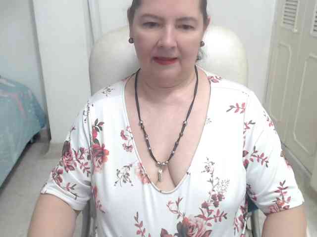 leonela-68 webcam