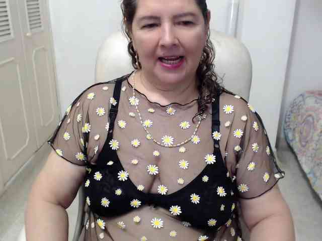 leonela-68 webcam