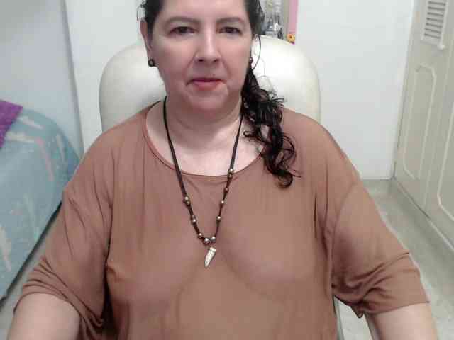 leonela-68 webcam