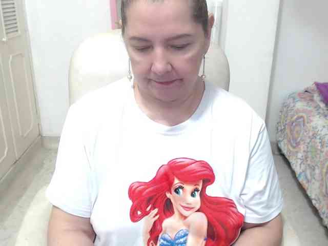 leonela-68 webcam