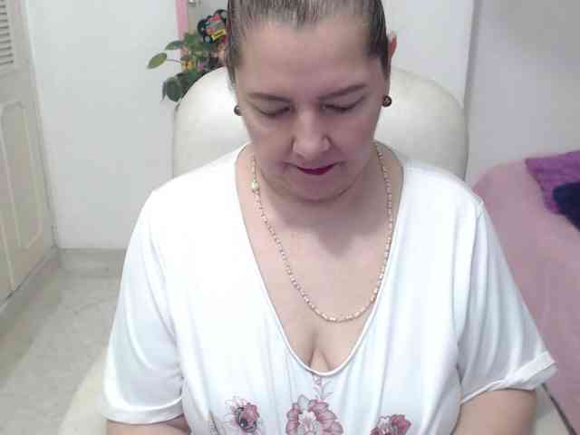 leonela-68 webcam