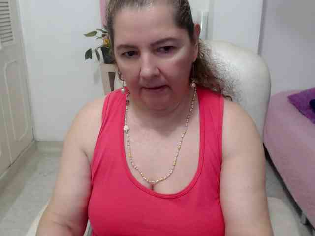 leonela-68 webcam