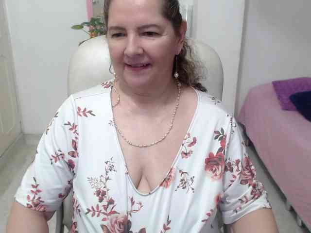 leonela-68 webcam
